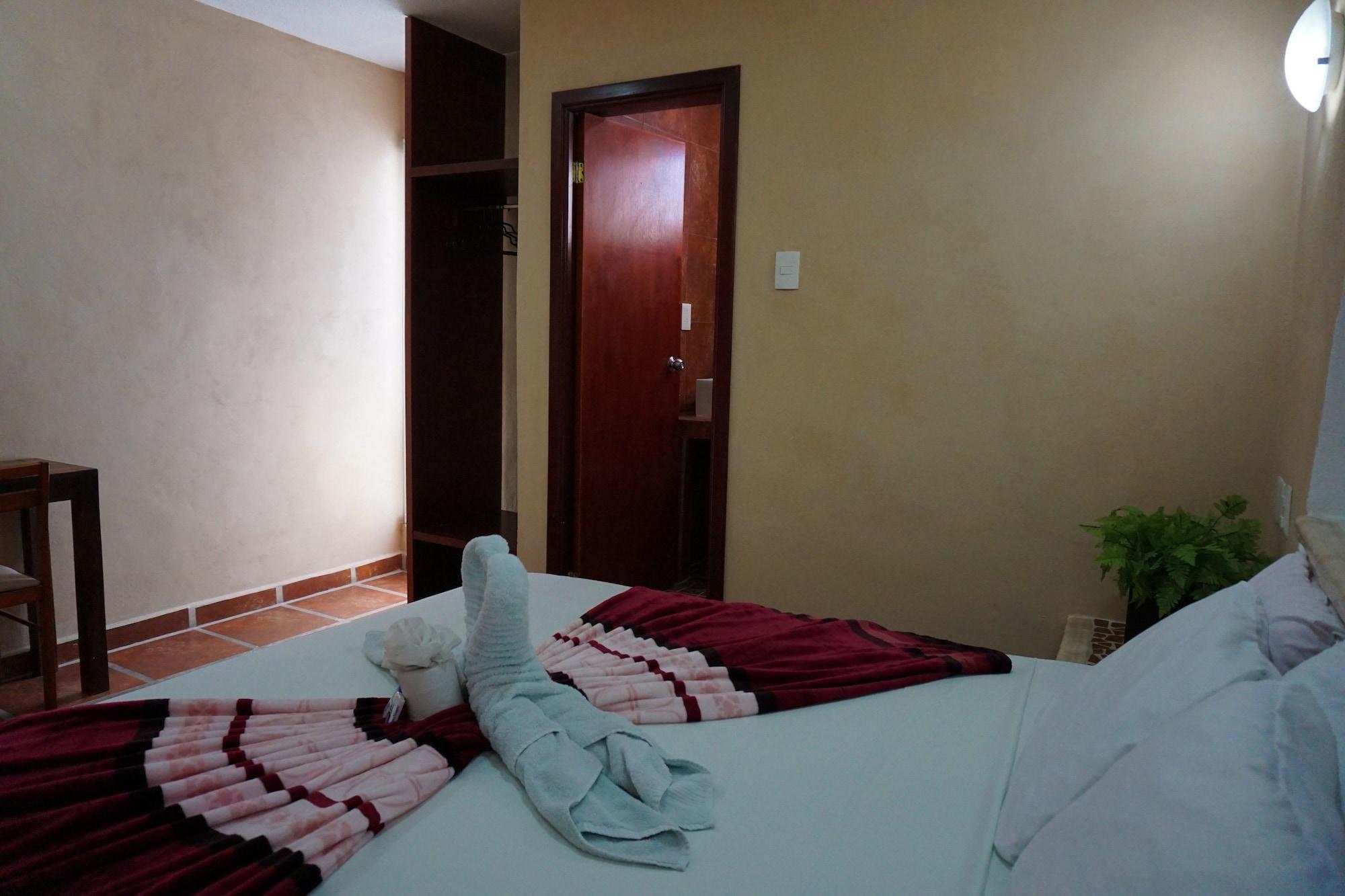 Hotel Real Azteca Chetumal Extérieur photo