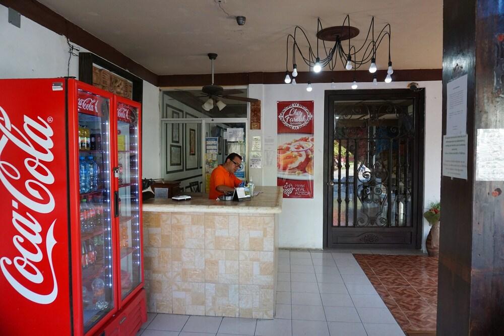 Hotel Real Azteca Chetumal Extérieur photo