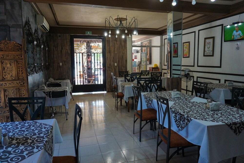 Hotel Real Azteca Chetumal Extérieur photo